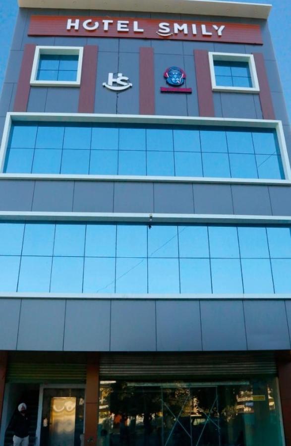 Hotel Smily Ludhiana Luaran gambar